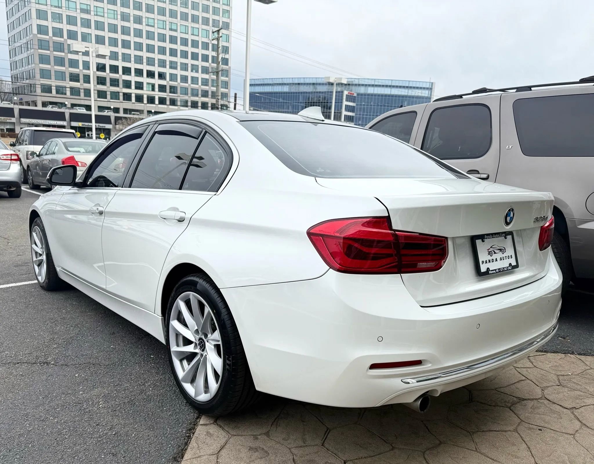 Used 2016 BMW 328d xDrive Sedan AWD/4WD image 5