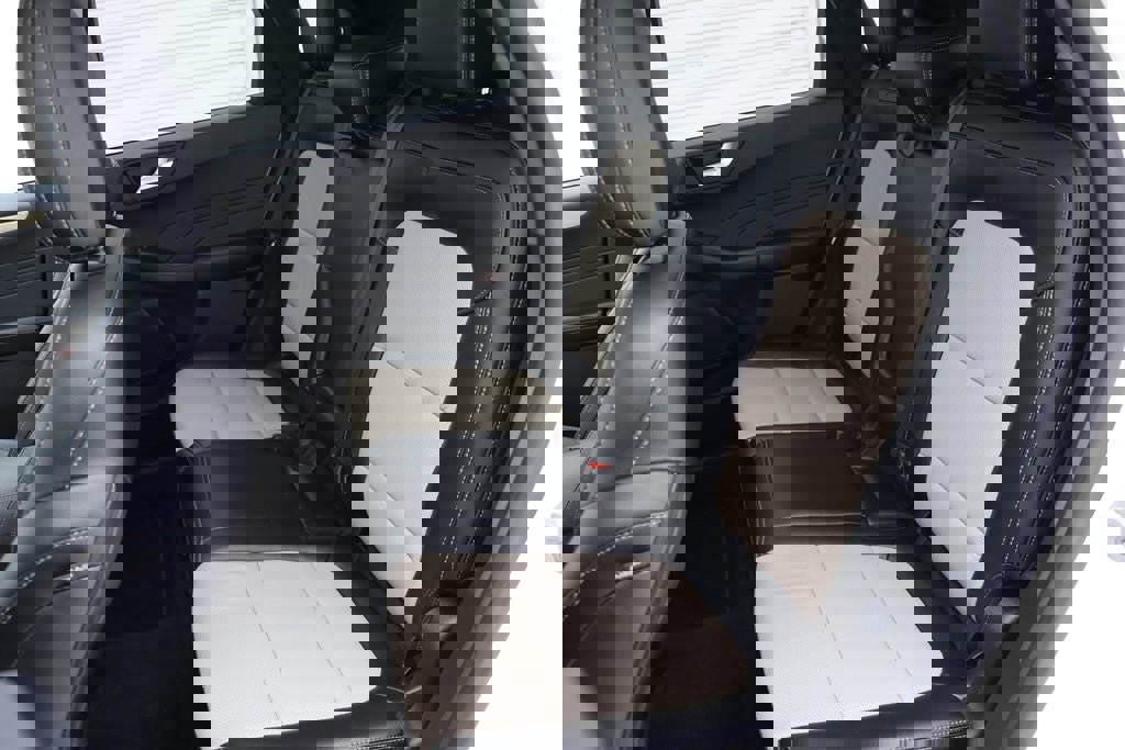 Used 2022 Ford Escape Titanium w/ Titanium Elite Package image 9