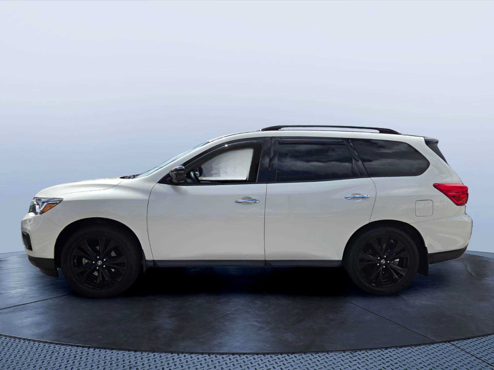 Used 2018 Nissan Pathfinder SL w/ Midnight Edition Package AWD/4WD image 11