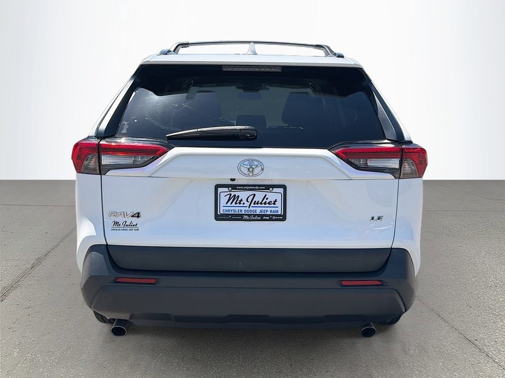 Used 2021 Toyota RAV4 LE FWD image 5