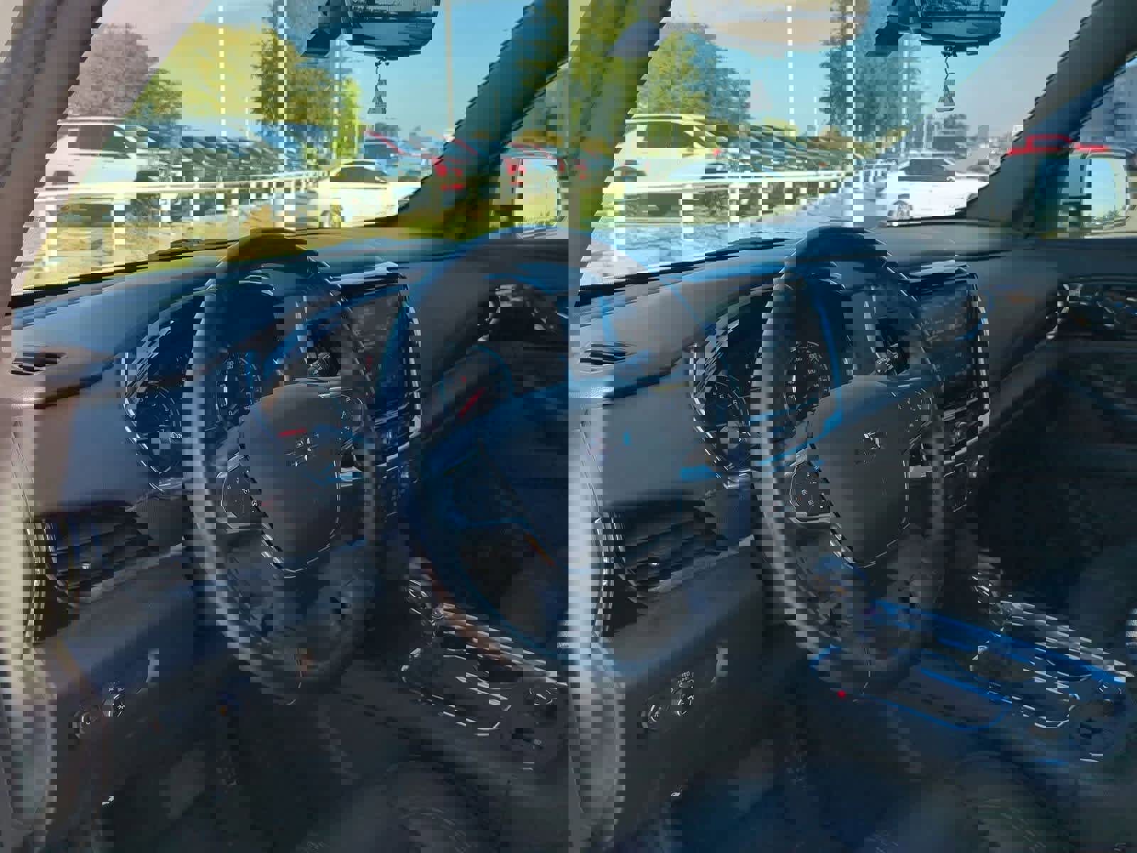 Used 2022 Chevrolet Traverse RS image 2