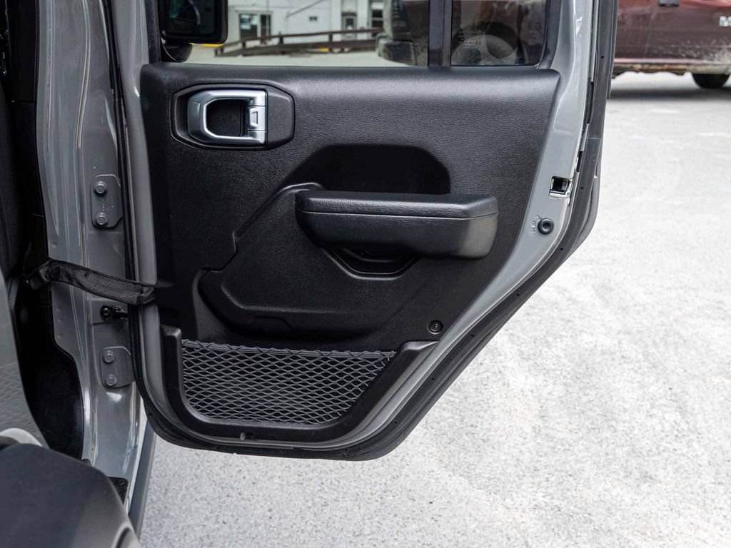 Used 2023 Jeep Wrangler Unlimited Sport AWD/4WD image 15