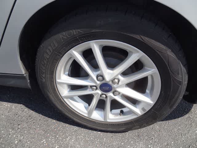 Used 2016 Ford Focus SE FWD image 16