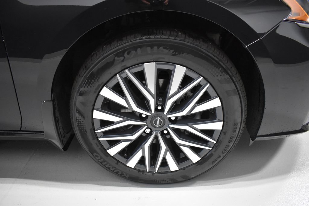 New 2026 Nissan Altima 2.5 SV AWD/4WD image 10