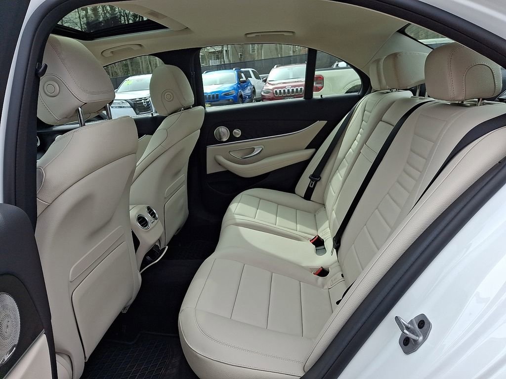 Used 2023 Mercedes-Benz E 350 4MATIC Sedan image 11