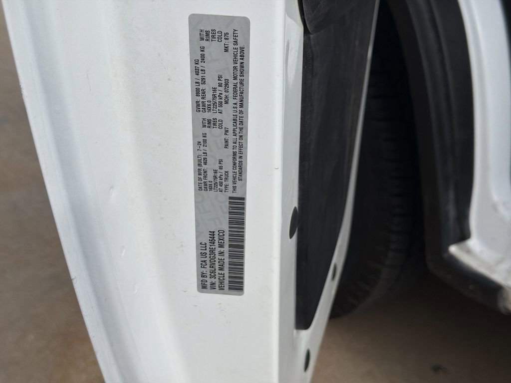 Used 2024 RAM ProMaster 2500 w/ Convenience Group FWD image 5