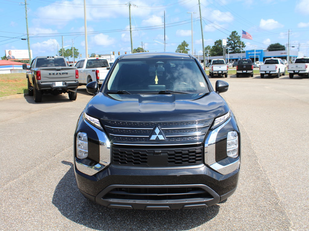 Used 2022 Mitsubishi Outlander ES FWD image 9
