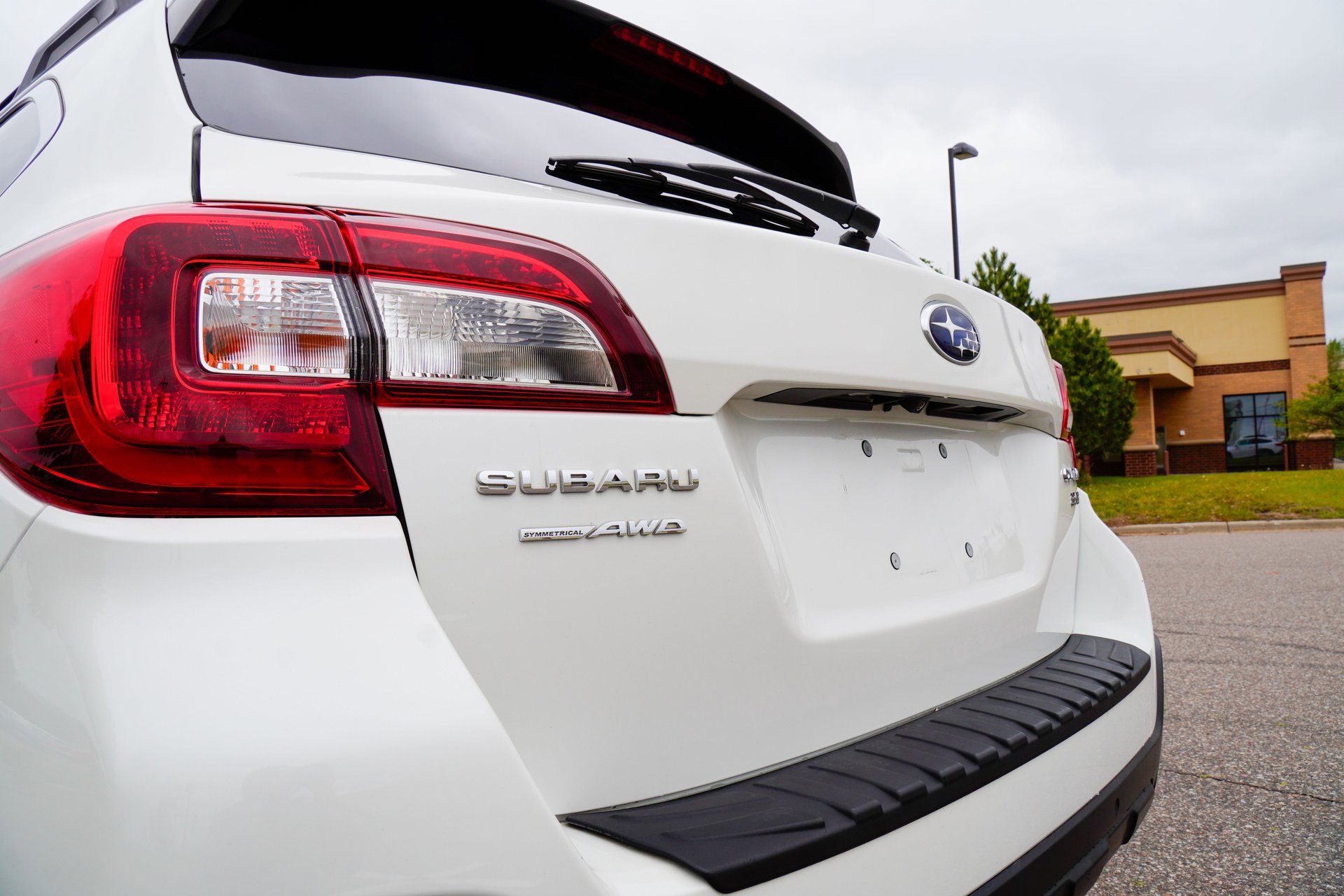 Used 2018 Subaru Outback 3.6R Limited AWD/4WD image 35
