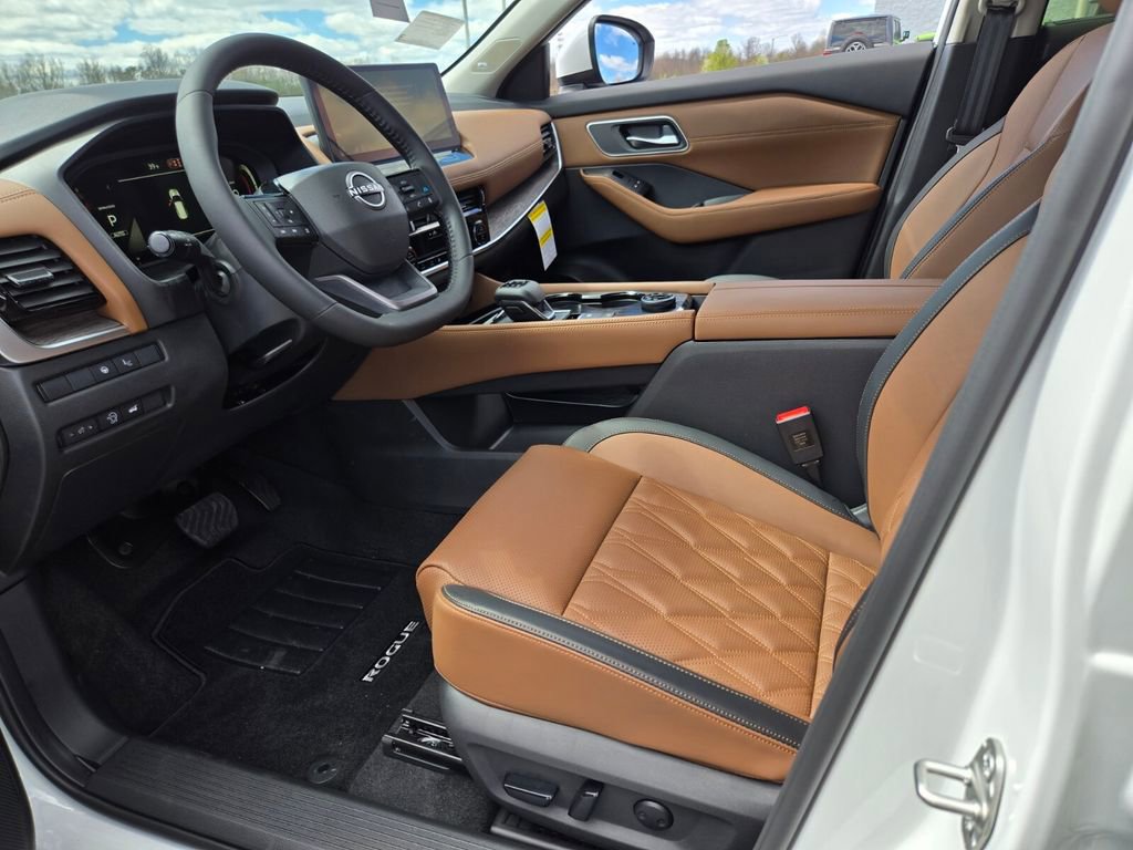 New 2026 Nissan Rogue Platinum image 4
