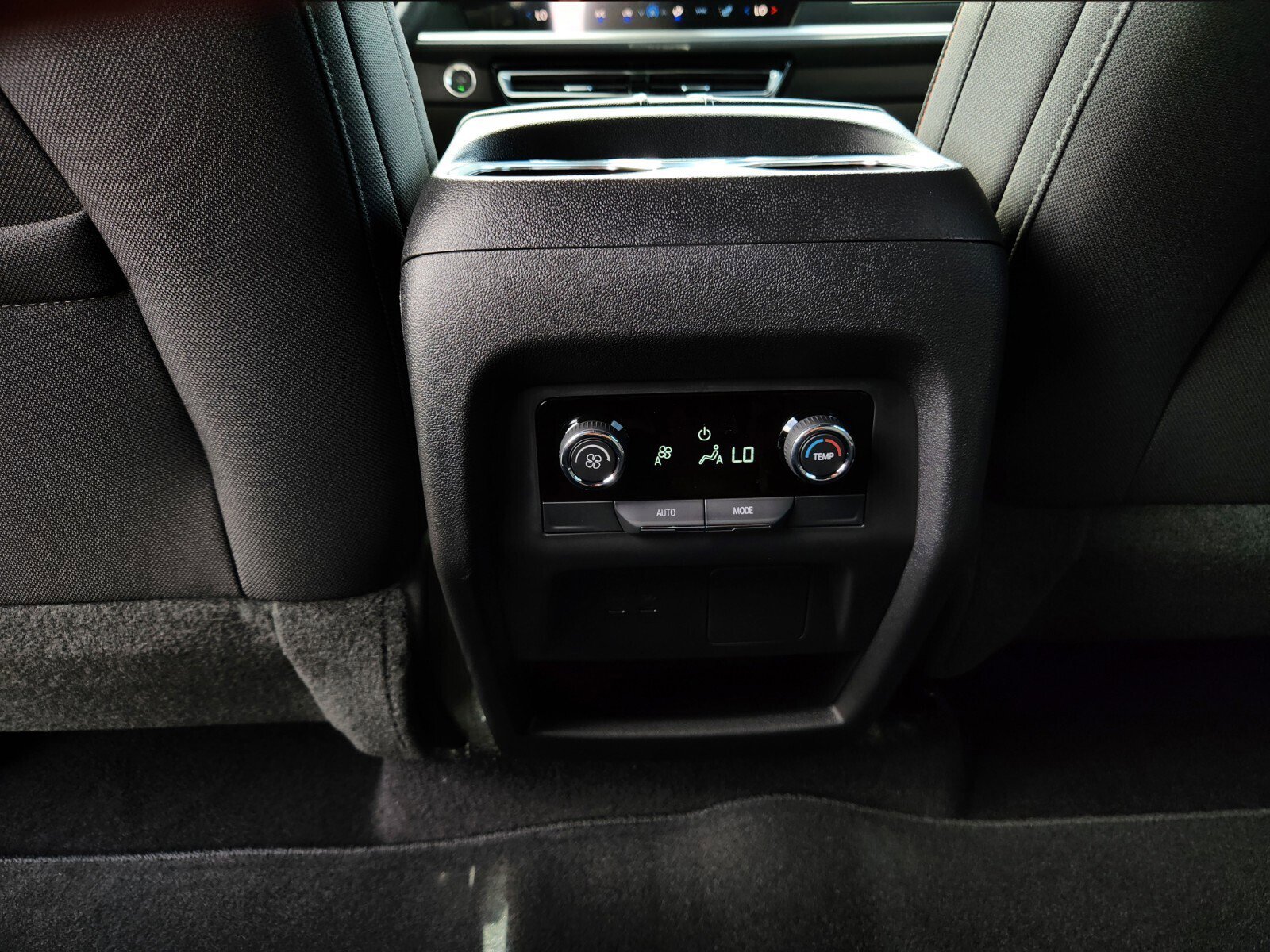 New 2026 Chevrolet Traverse LT w/ Midnight/Sport Edition image 11