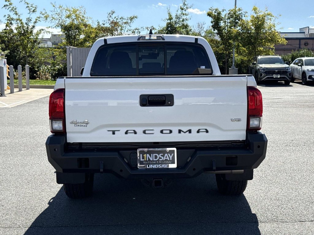 Used 2022 Toyota Tacoma SR AWD/4WD image 4