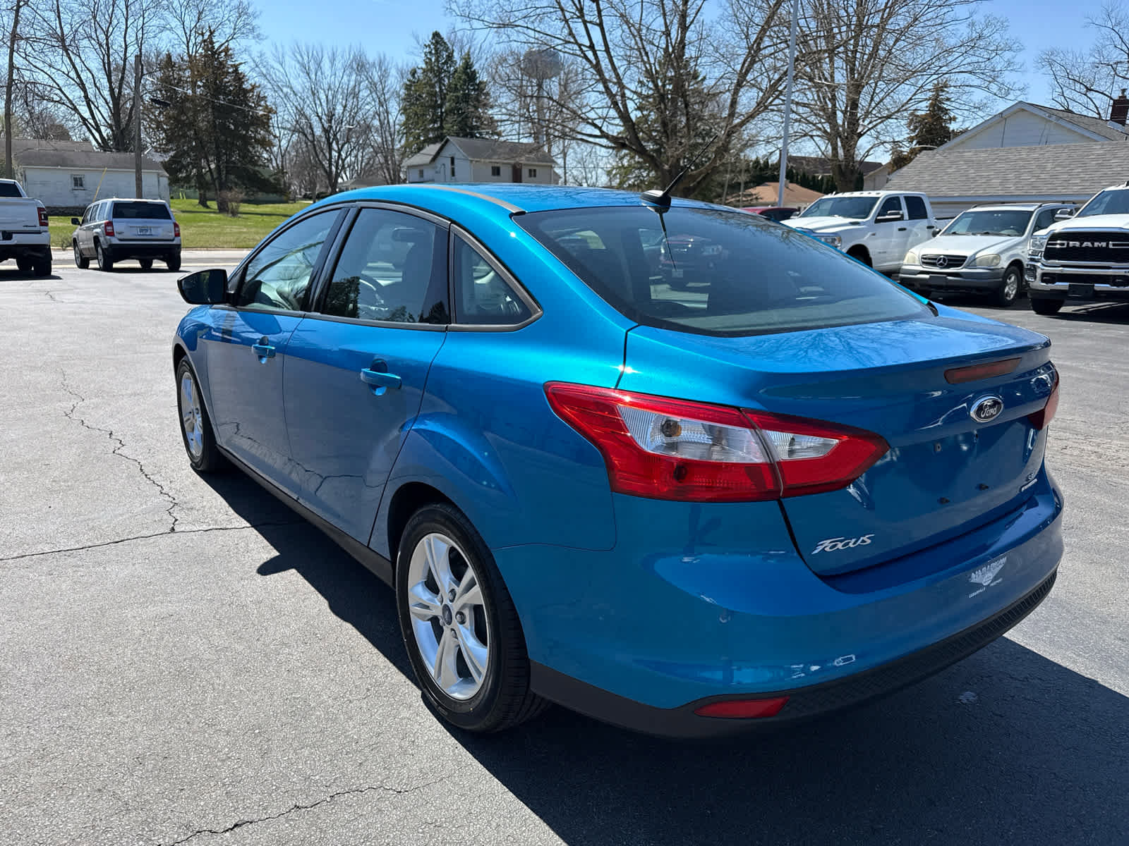 Used 2014 Ford Focus SE w/ SE Winter Package FWD image 5