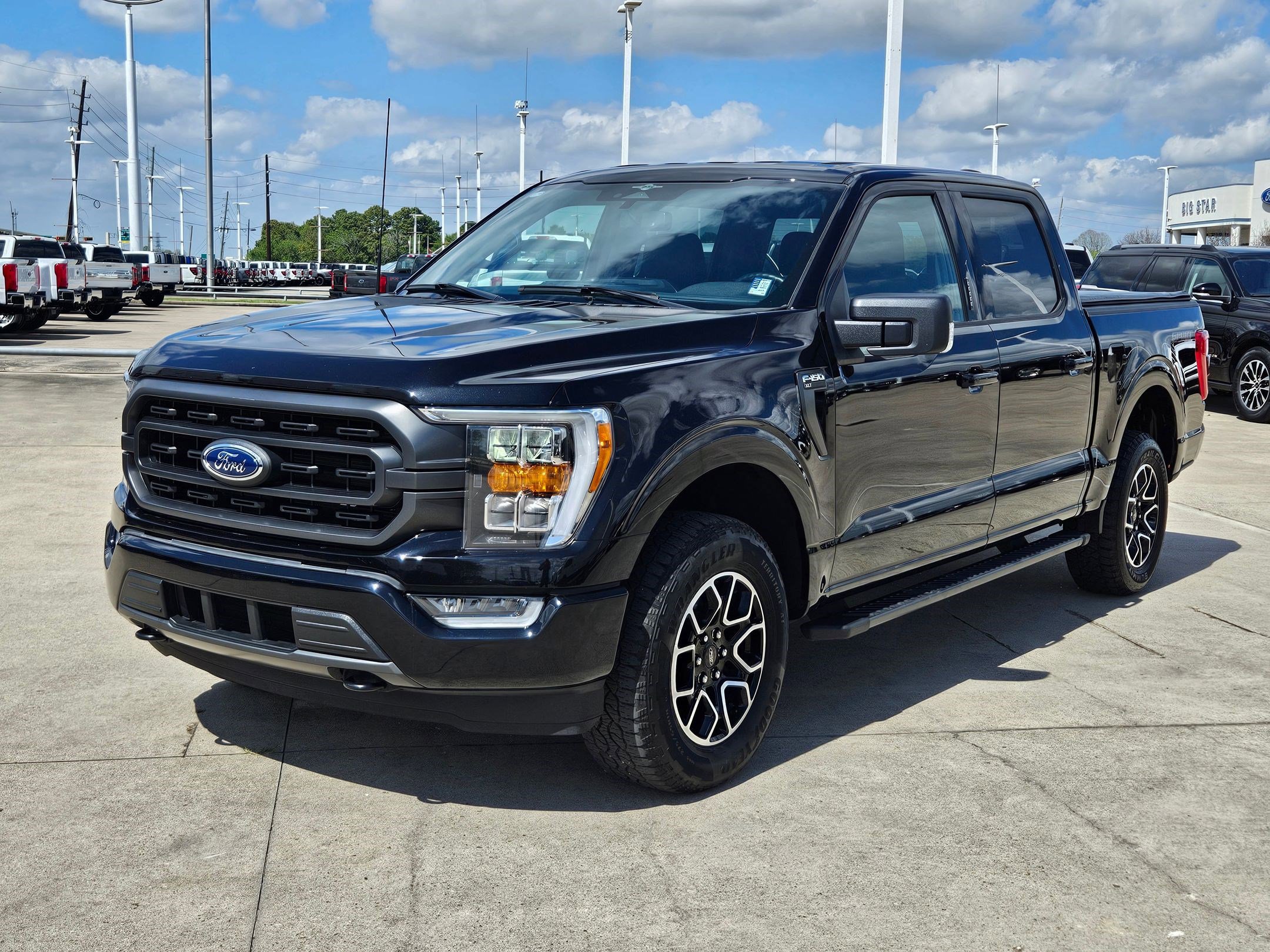 Used 2023 Ford F150 XLT w/ Equipment Group 302A High image 9