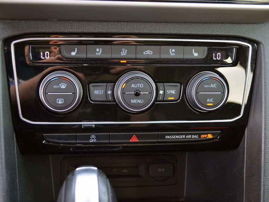 Used 2022 Volkswagen Atlas SEL Premium AWD/4WD image 20