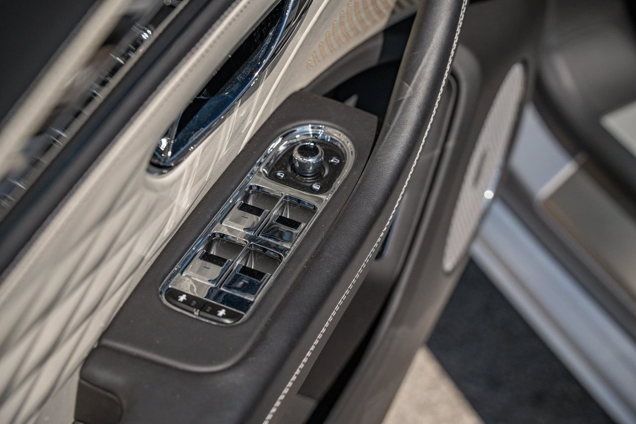 Used 2020 Bentley Flying Spur W12 image 31