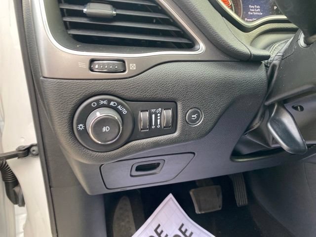 Used 2022 Jeep Cherokee Latitude Lux FWD image 9