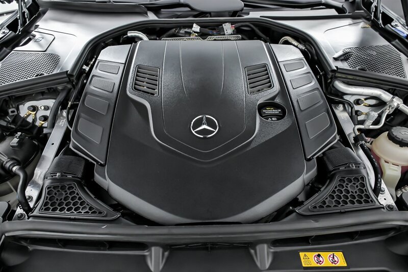 Used 2025 Mercedes-Benz Maybach S 580 4MATIC image 17