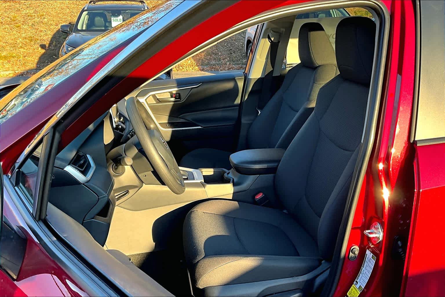 Certified 2025 Toyota RAV4 LE AWD/4WD image 9