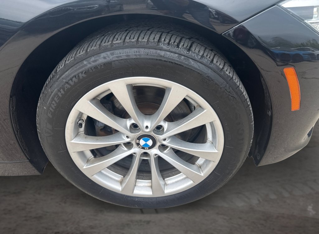 Used 2018 BMW 320i xDrive Sedan AWD/4WD image 14