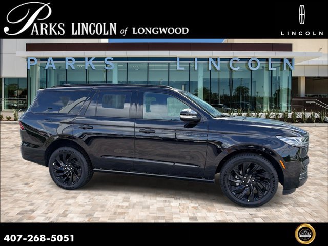 New 2026 Lincoln Navigator Reserve w/ Jet Appearance Package AWD/4WD image 1
