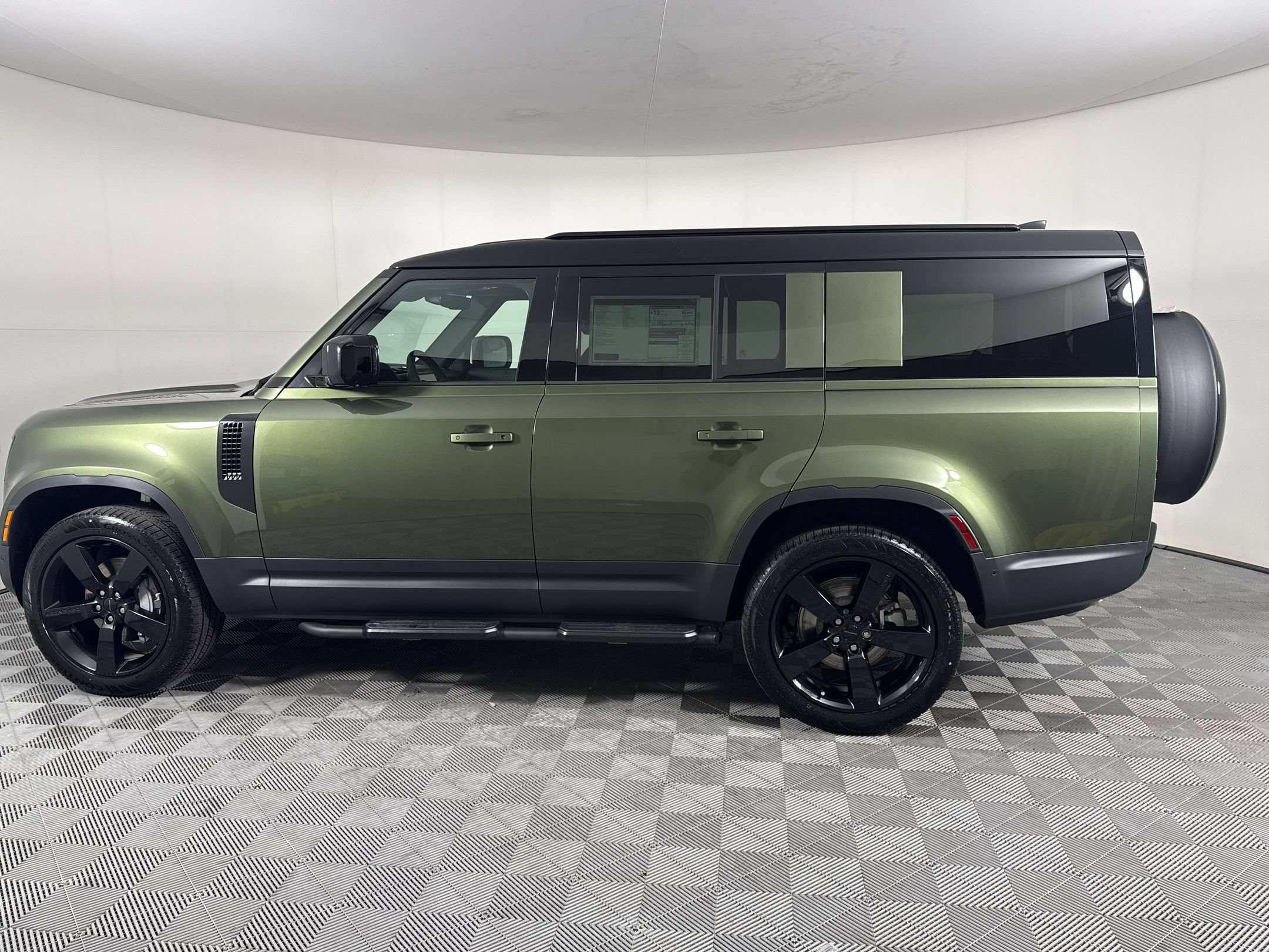 New 2026 Land Rover Defender 130 S AWD/4WD image 2