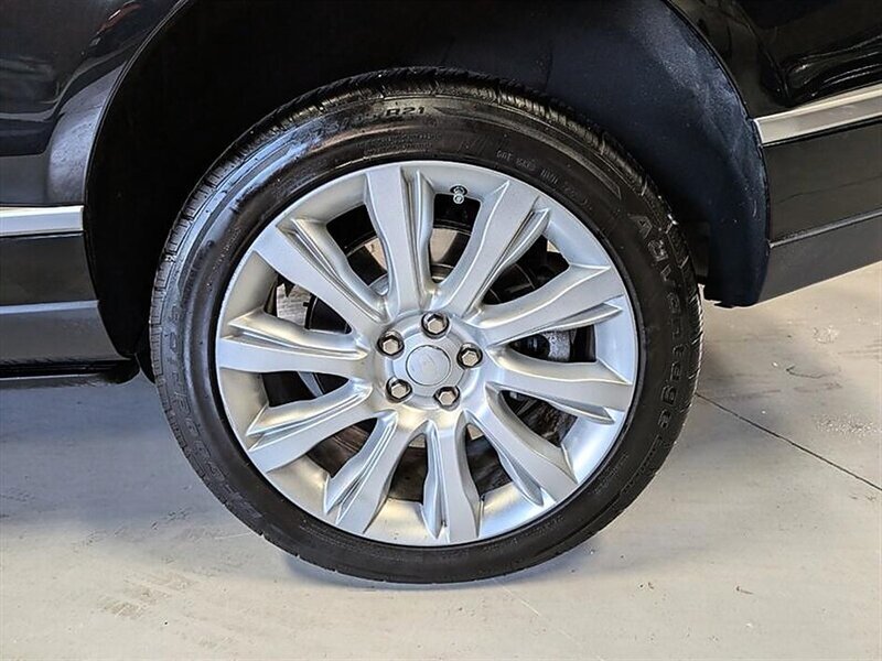 Used 2016 Land Rover Range Rover Supercharged AWD/4WD image 14