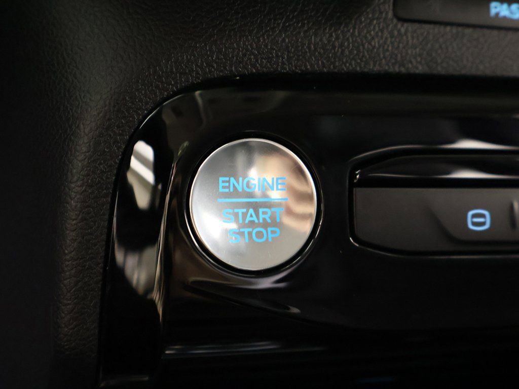 Used 2023 Ford Escape SE w/ Class II Trailer Tow Package image 43