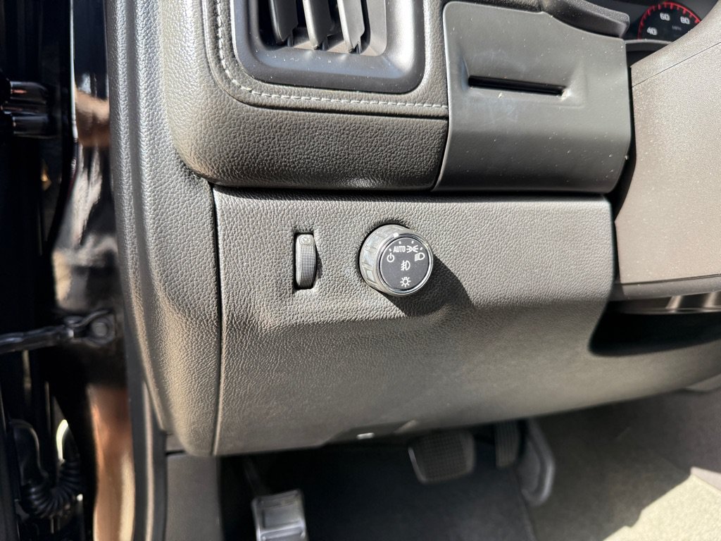 Used 2016 GMC Canyon SLE w/ Nightfall Edition RWD image 17