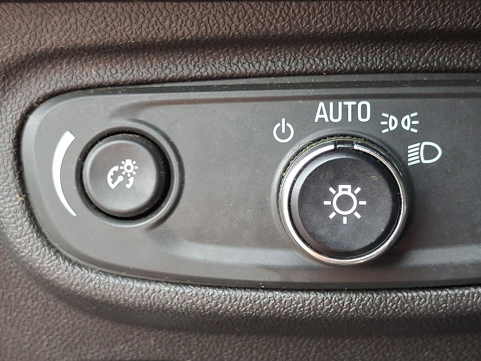 Used 2020 GMC Terrain SLE FWD image 25