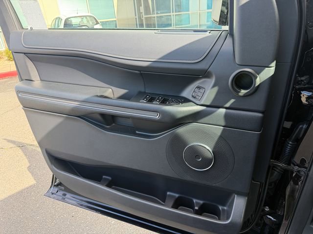 Used 2024 Ford Expedition Max XLT image 14