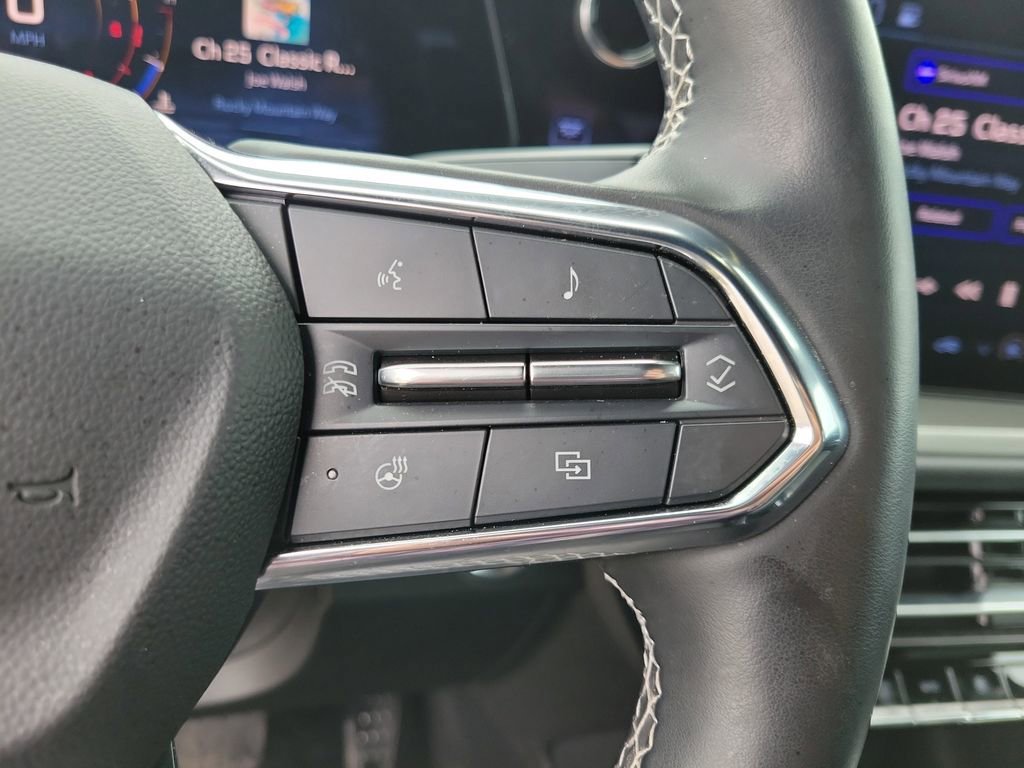 Used 2024 Chevrolet Traverse LS AWD/4WD image 26