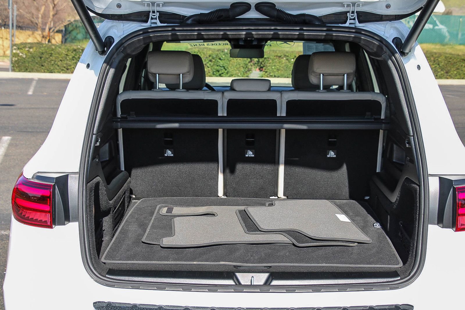 Certified 2025 Mercedes-Benz GLB 250 4MATIC image 24