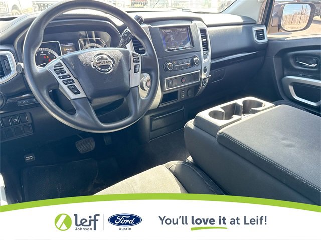 Used 2017 Nissan Titan SV image 35