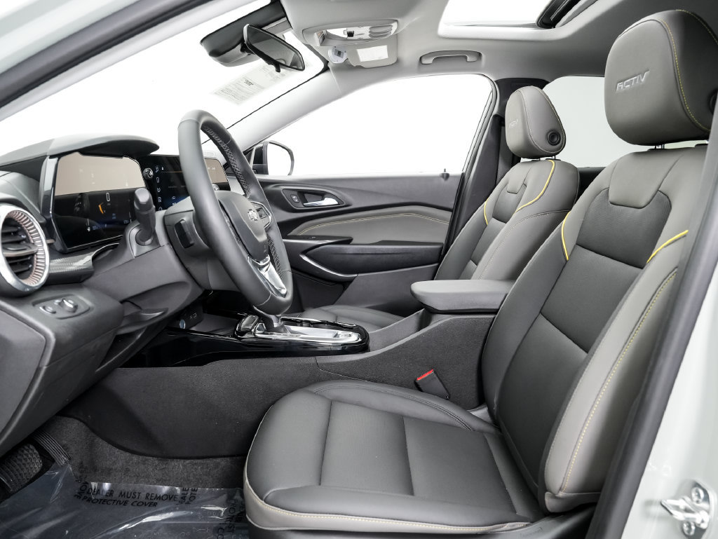 Used 2025 Chevrolet Trax ACTIV w/ Sunroof Package FWD image 6