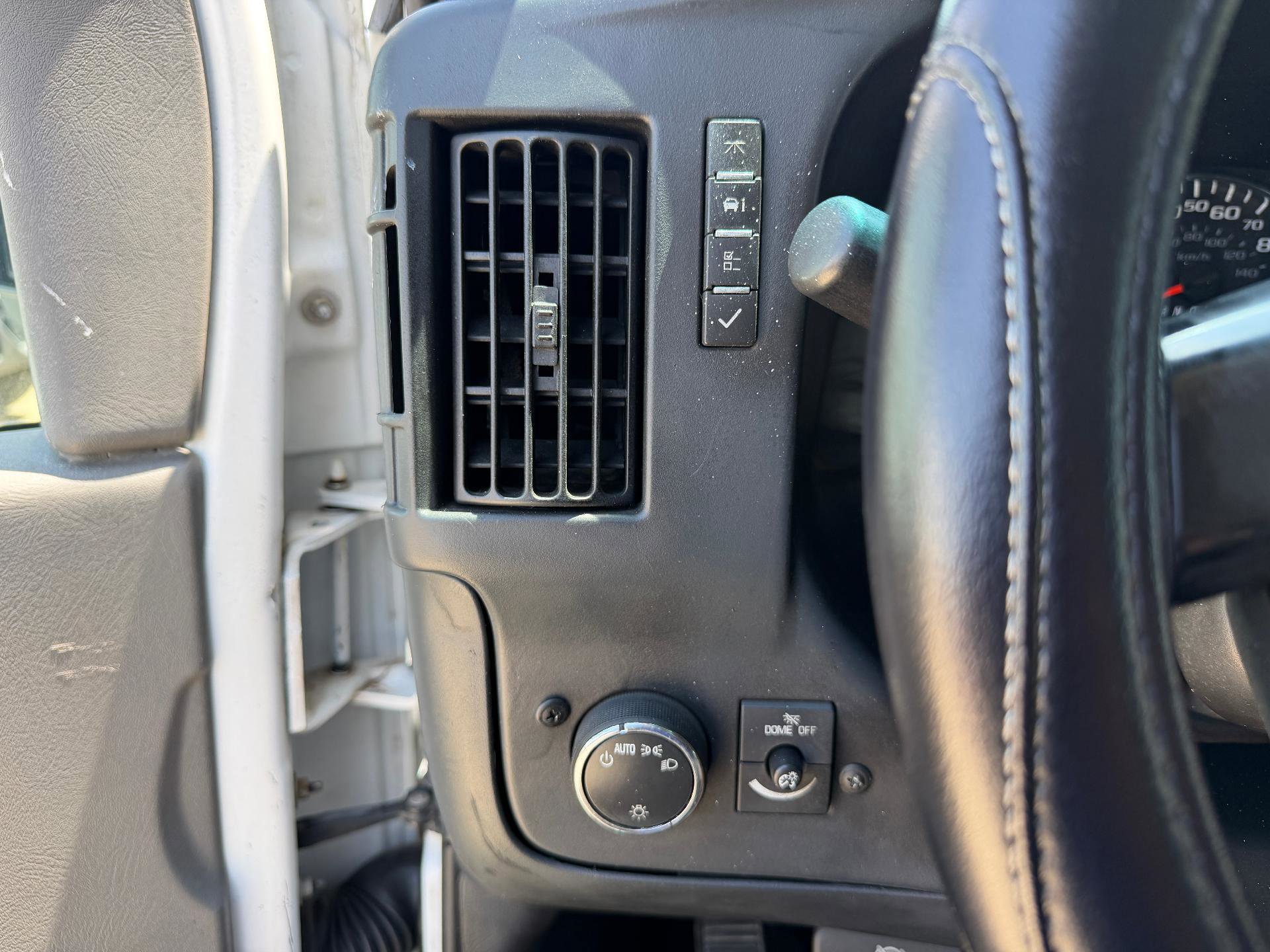 Used 2015 Chevrolet Express 2500 LT w/ LT Preferred Equipment Group RWD image 15