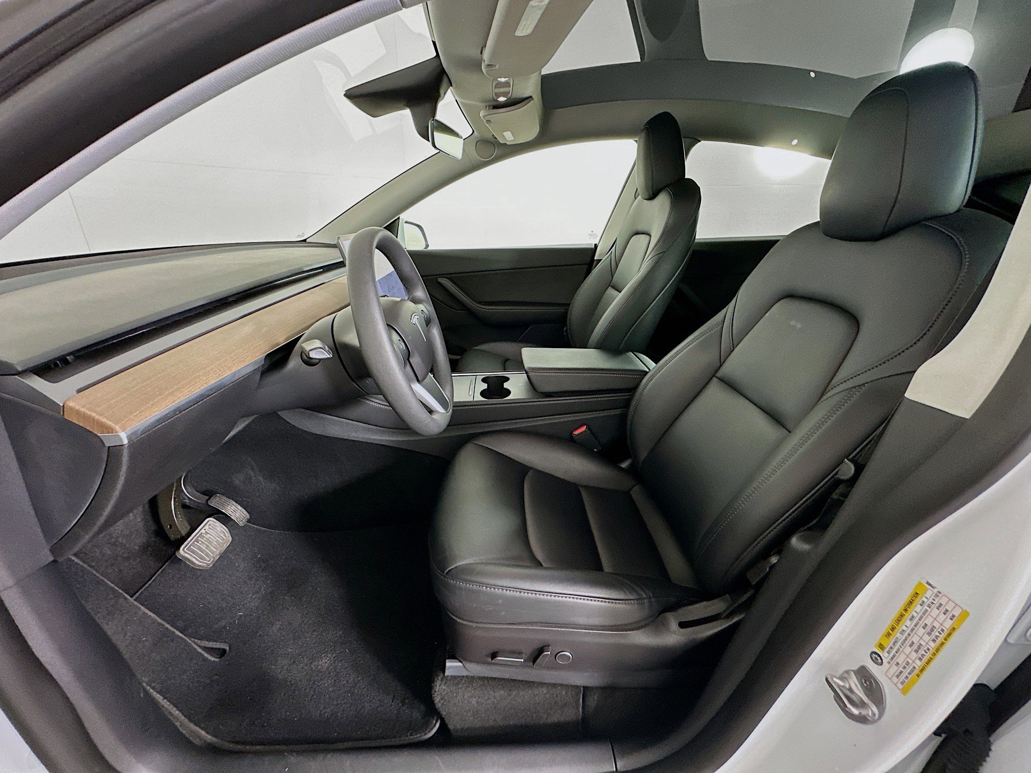 Used 2022 Tesla Model Y Long Range image 13