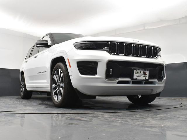 Used 2024 Jeep Grand Cherokee L Overland w/ Advanced Protech Group III image 19