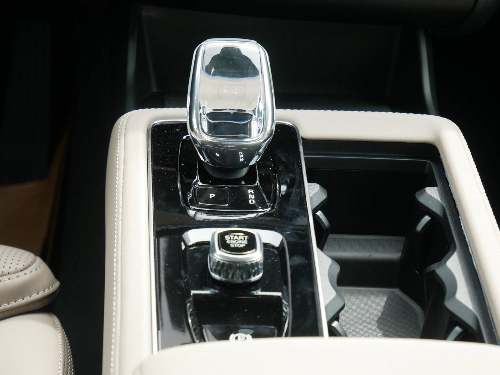 New 2026 Volvo XC90 B6 Ultra w/ Protection Package image 9