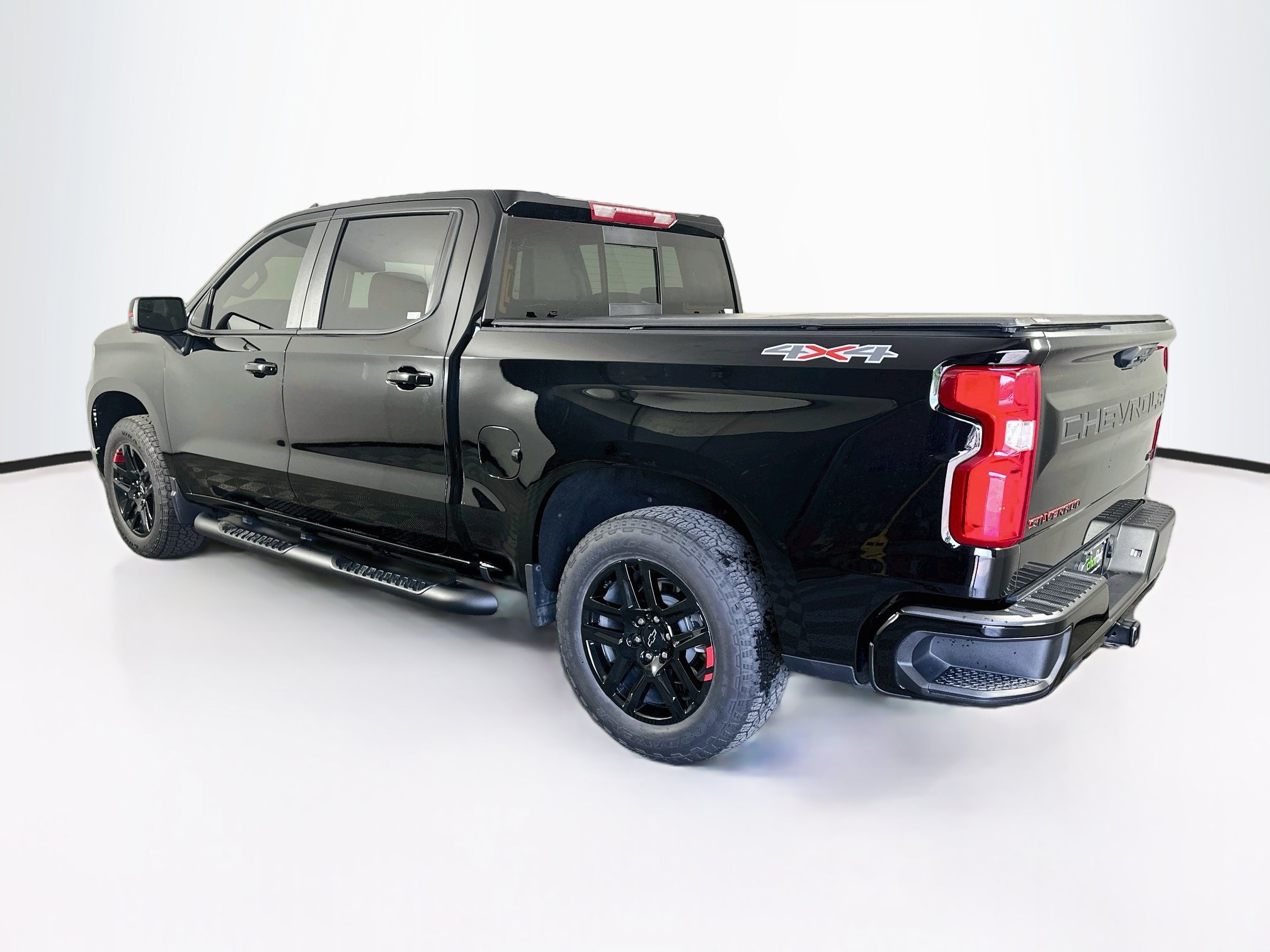Used 2025 Chevrolet Silverado 1500 RST w/ Redline Edition AWD/4WD image 5