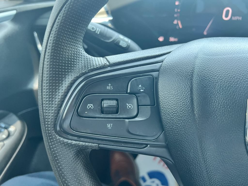 Used 2025 Buick Envista Preferred FWD image 18