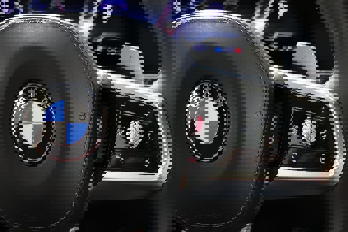 Used 2023 BMW 760i xDrive AWD/4WD image 26