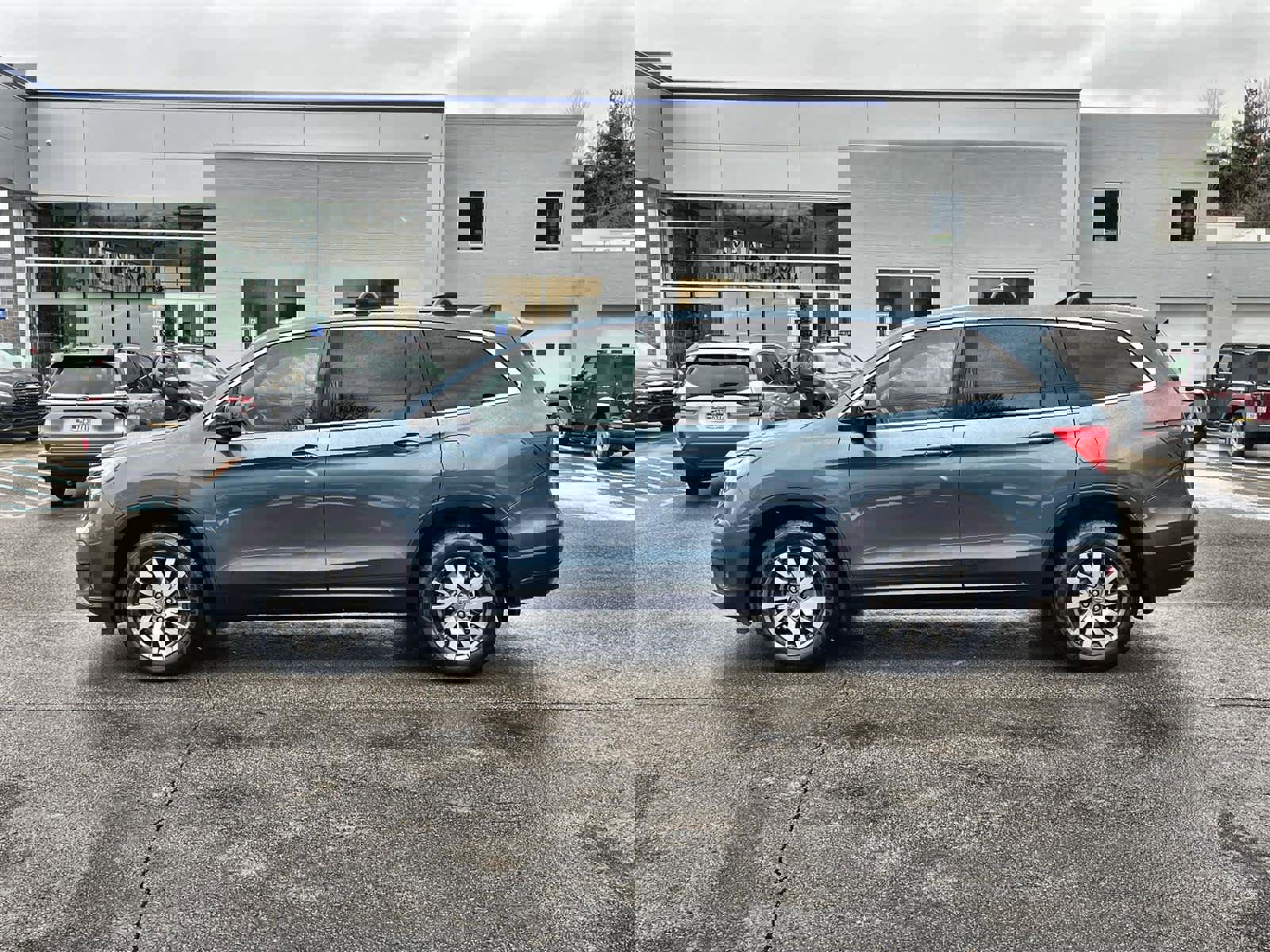 Used 2020 Honda Pilot EX image 2