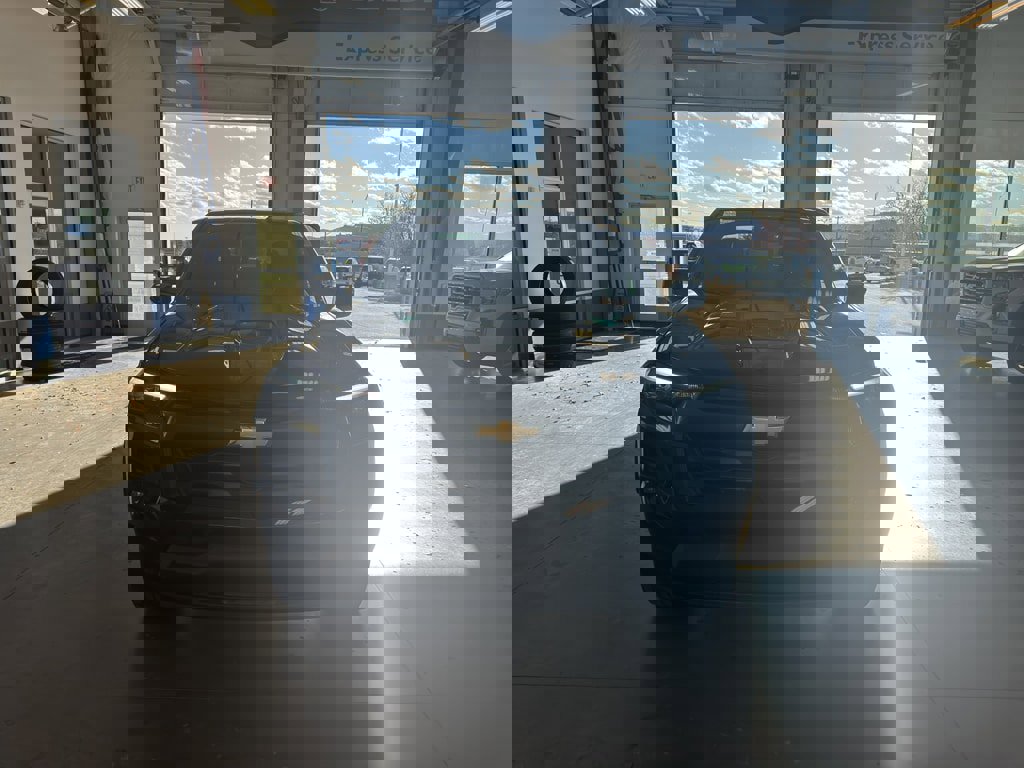 Used 2023 Chevrolet Colorado LT w/ LT Convenience Package III image 8