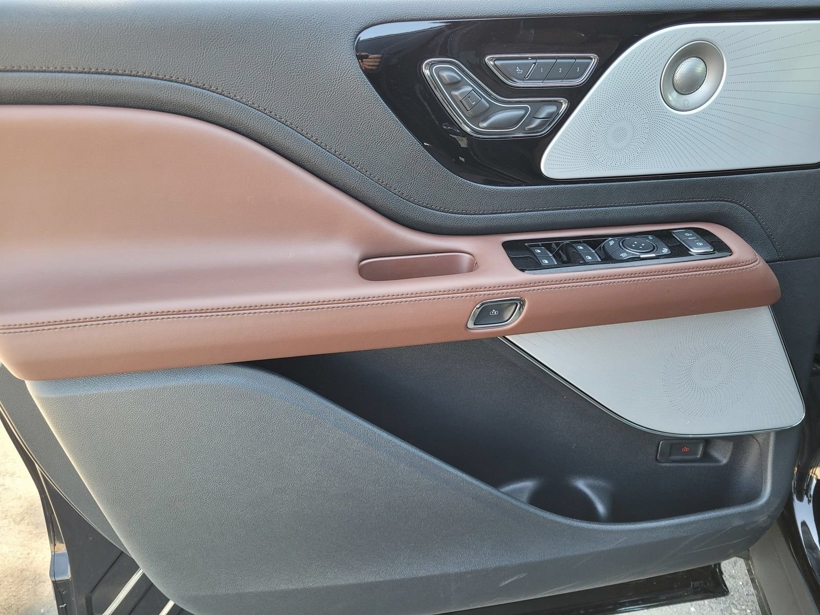 New 2026 Lincoln Aviator Reserve AWD/4WD image 10