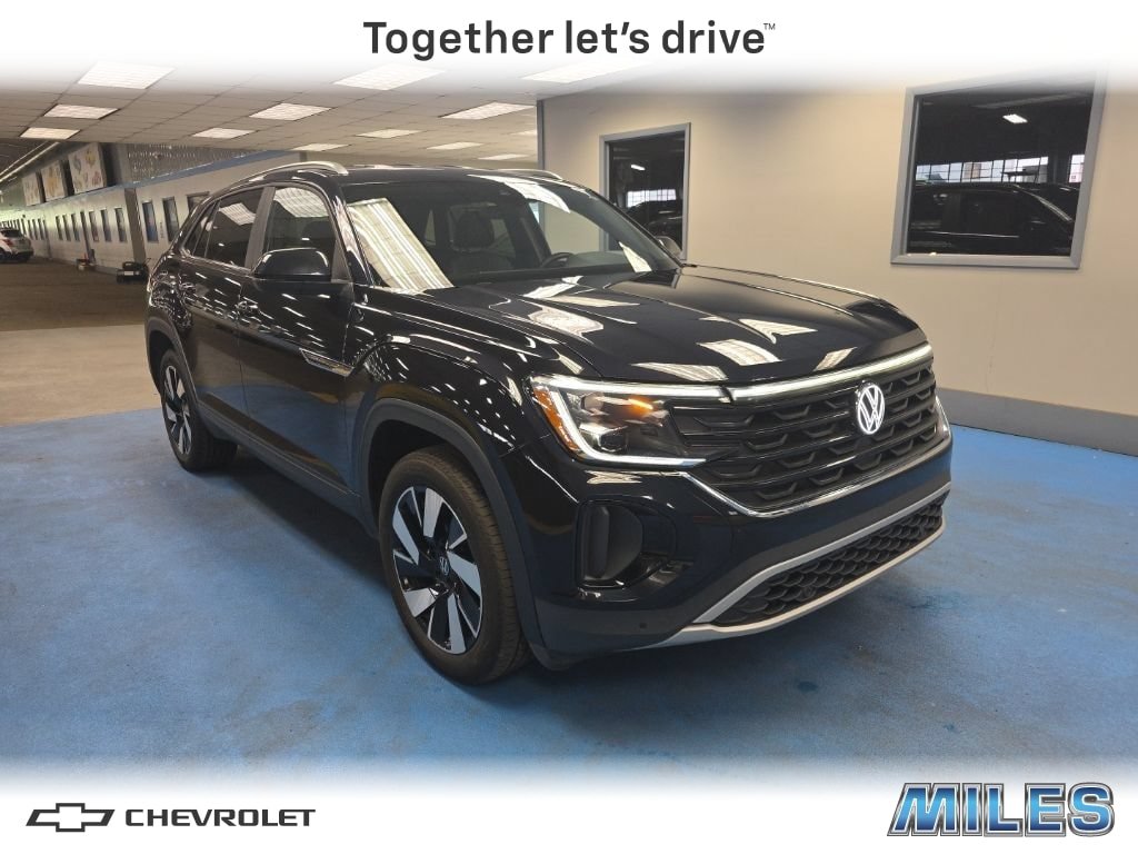 Used 2025 Volkswagen Atlas Cross Sport SE FWD video 1