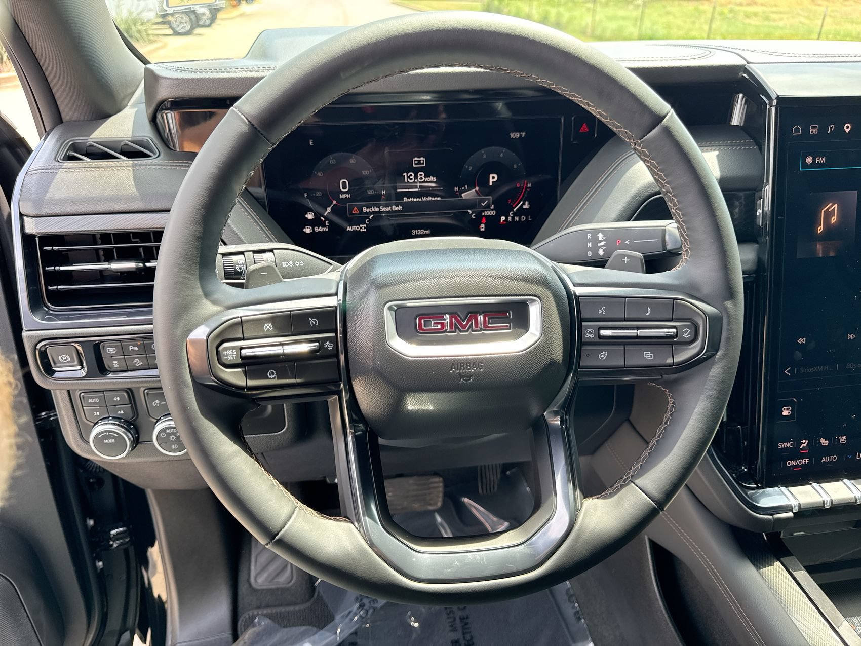 Used 2026 GMC Yukon XL AT4 AWD/4WD image 14
