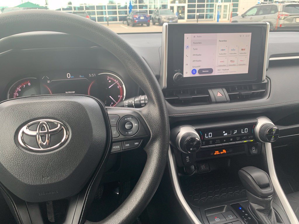 Used 2025 Toyota RAV4 XLE AWD/4WD image 9
