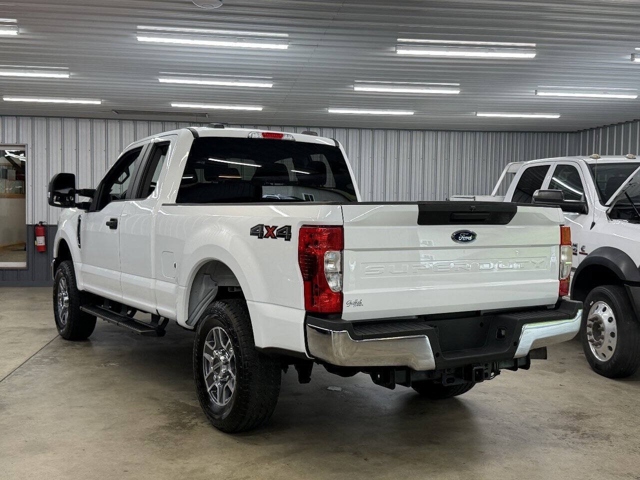 Used 2022 Ford F250 XL w/ Power Equipment Group AWD/4WD image 4