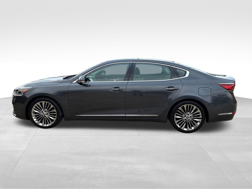 Used 2018 Kia Cadenza Limited FWD video 2