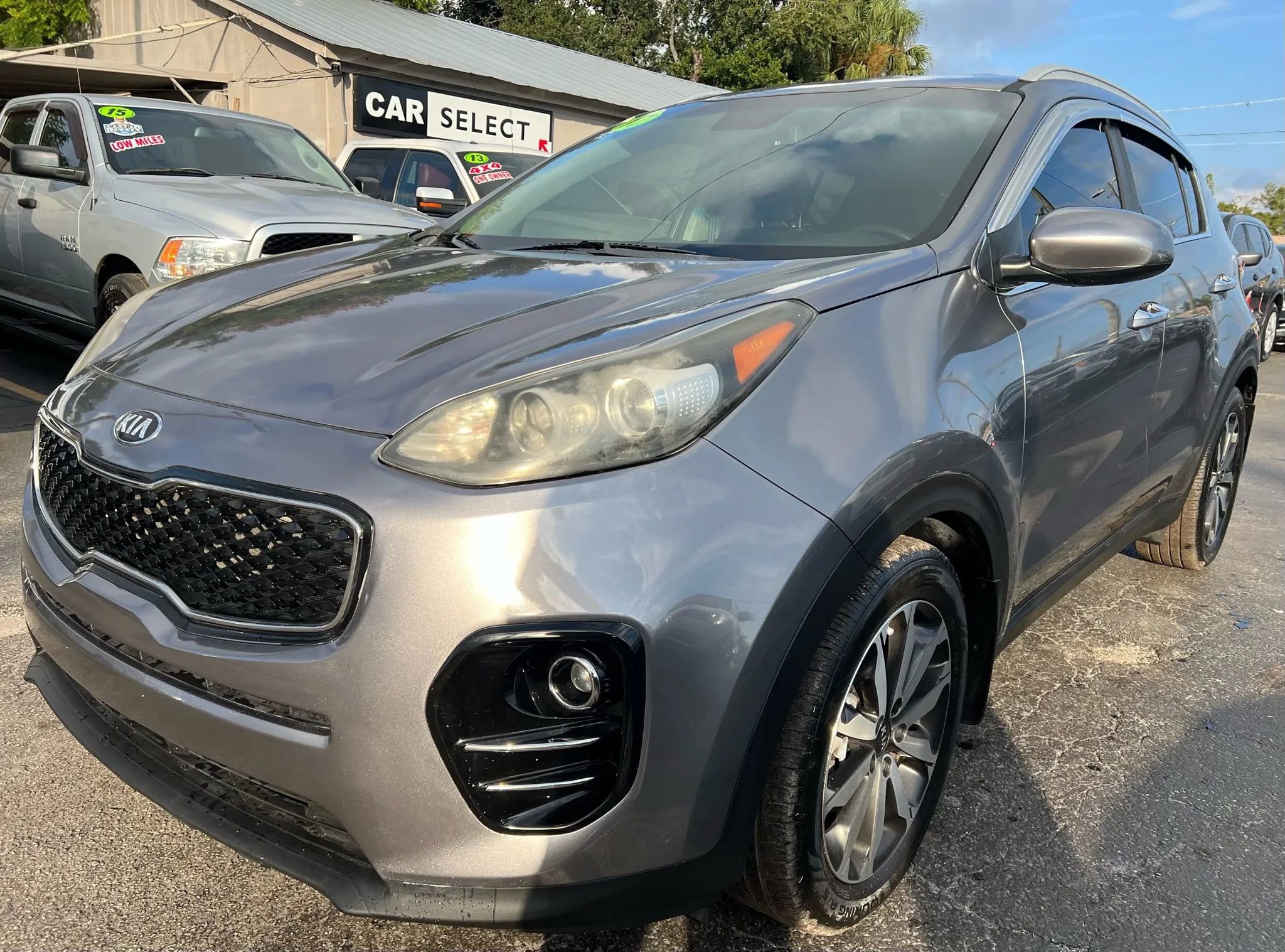 Used 2017 Kia Sportage EX image 2
